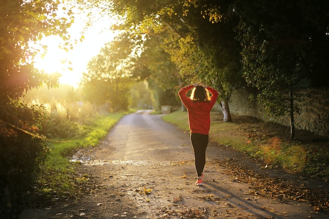 Mädchen joggt